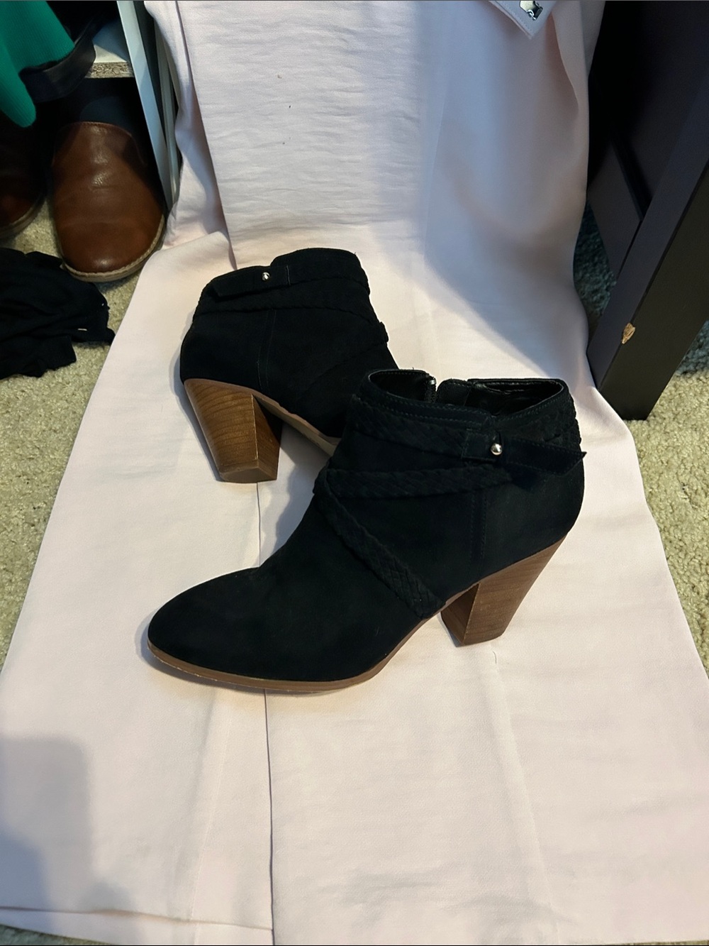 Violet & Red Women's Black Suede Ankle Boots with Block Heel